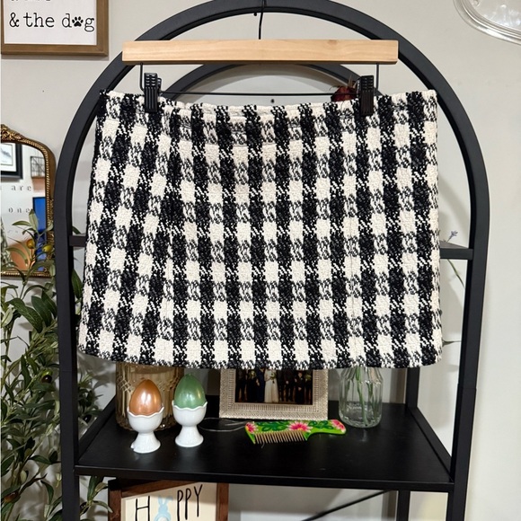 Stylish Black and White Checkered shirt topper - Picture 4 of 8